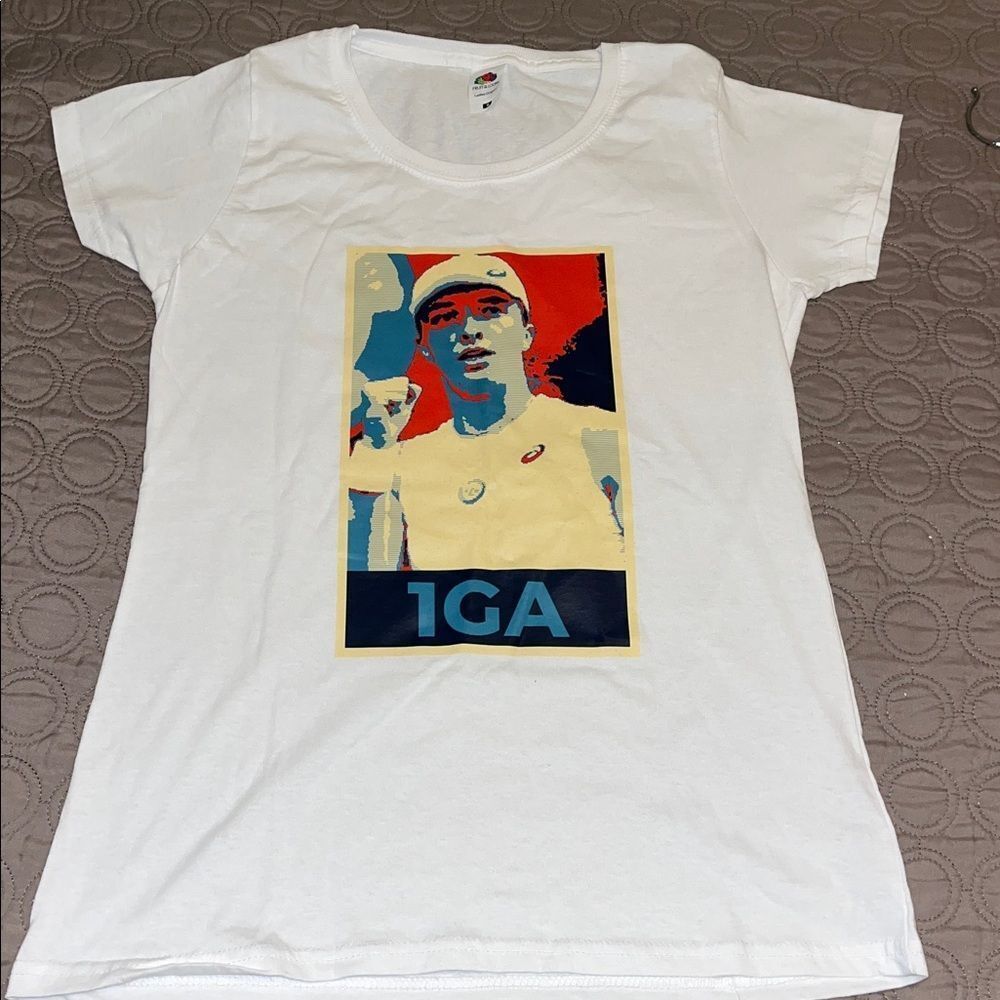 NEW White Miss IGA SWIATEK Printed Picture Tennis T Shirt Poland Polish Hero